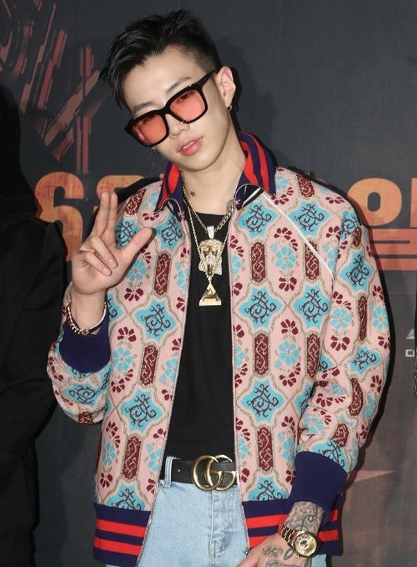 Take A Look At These Ensembles To See How Exceptional Jay Park’s Fashion Sense Is - 3