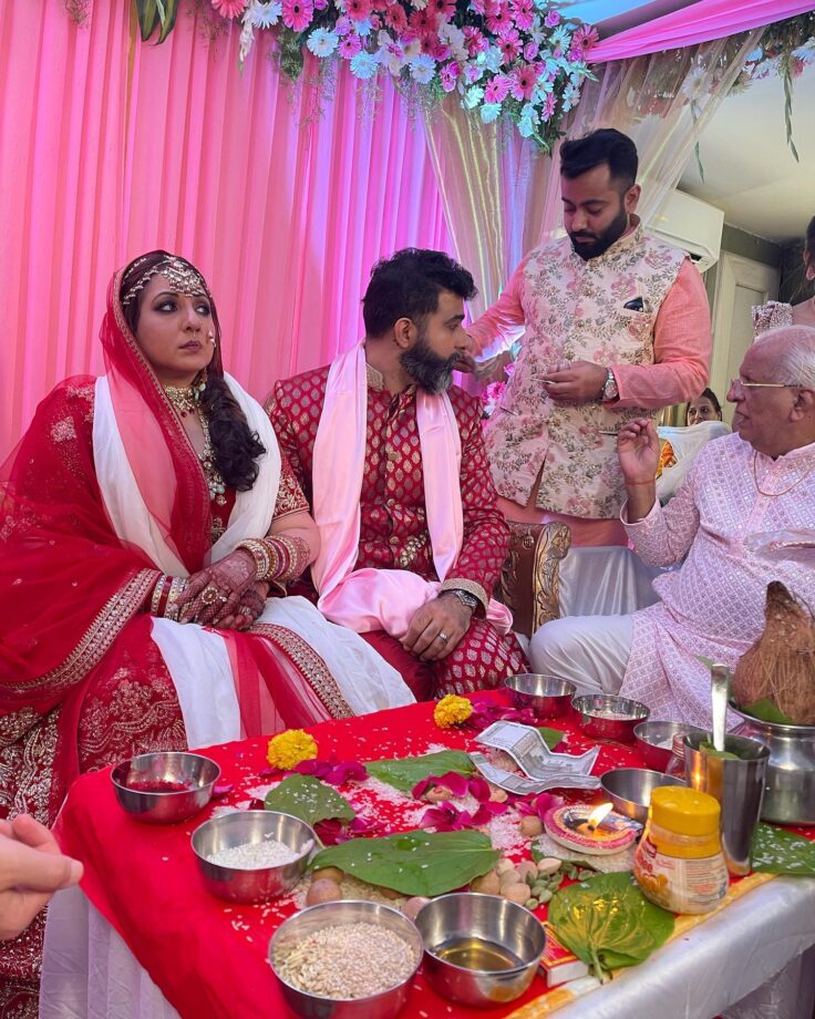 Tarot-card reader Munisha Khatwani ties knot with Sameer Thakur - 9