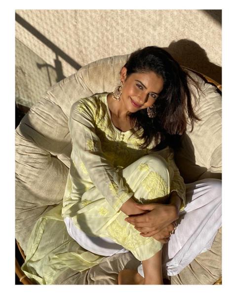 These 5 Looks Of Rakul Preet Singh In Chikankari Kurta Are Outstanding, Take A Look - 2