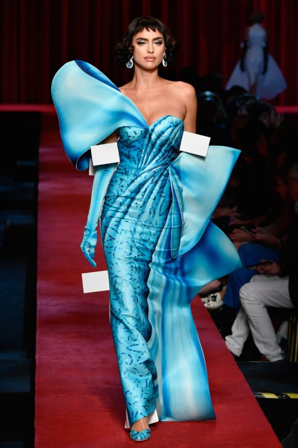 These Iconic Runway Moments Of Irina Shayk Will Make Your Jaw Drop - 2