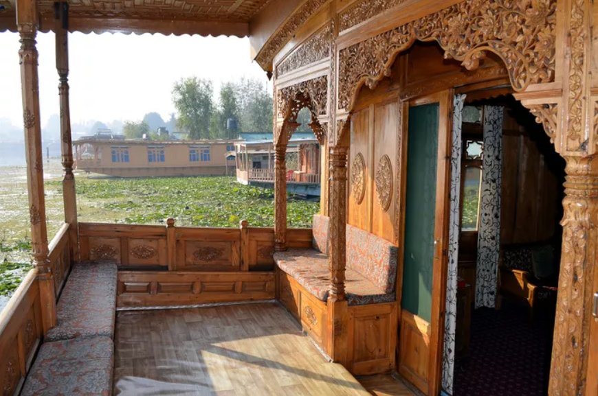 Tips To Consider Before Selecting A Houseboat In Srinagar - 0