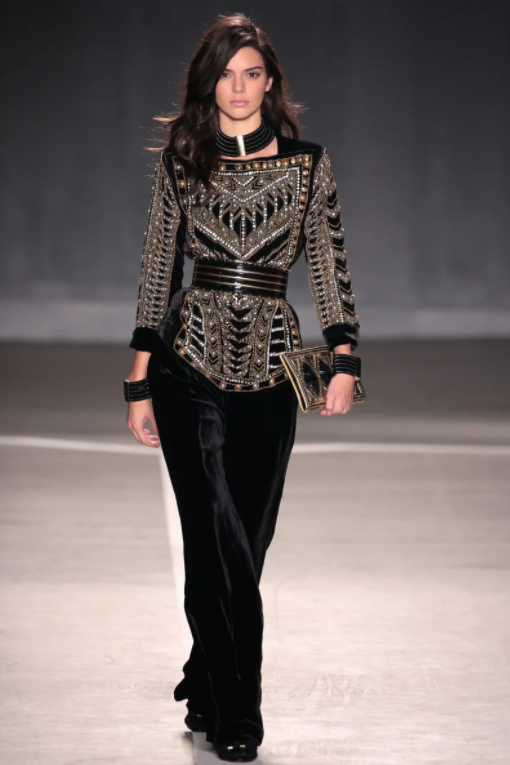 Watch: 8 Times When Kendall Jenner Slayed The Runway Walk - 3