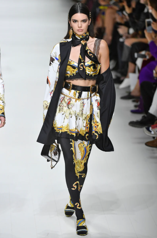 Watch: 8 Times When Kendall Jenner Slayed The Runway Walk - 7