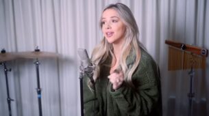 Watch How Emma Heesters, A Dutch Singer, Performs To Allu Arjun And Rashmika Mandanna’s Hit Song “Srivalli” And Goes Viral Once More