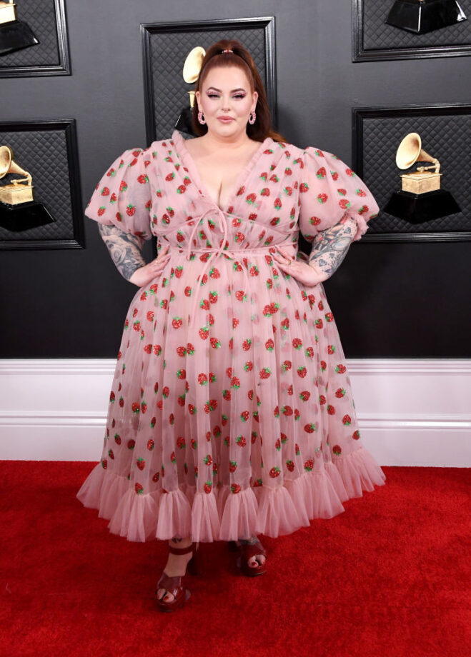 Who Wore Lirika Matoshi’s Dress Better? Joey King Or Tess Holliday - 1