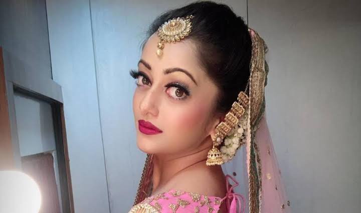 Your Jaws Will Drop When You See This Marathi Actress’ Look Like Bollywood Aishwarya Rai Bachchan, See Pictures - 1