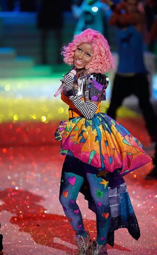 5 Absolutely Dramatic Nicki Minaj’s Outfits You Must See To Believe - 4