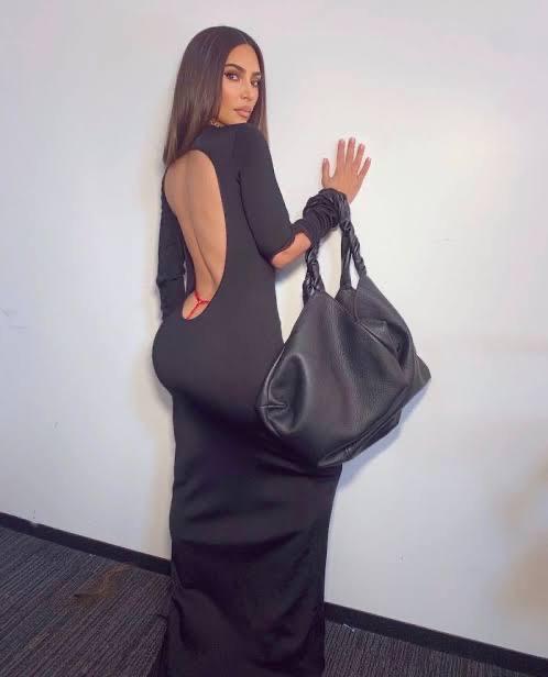 4 Times When Kim Kardashian Ruled The Backless Dress Trend - 1