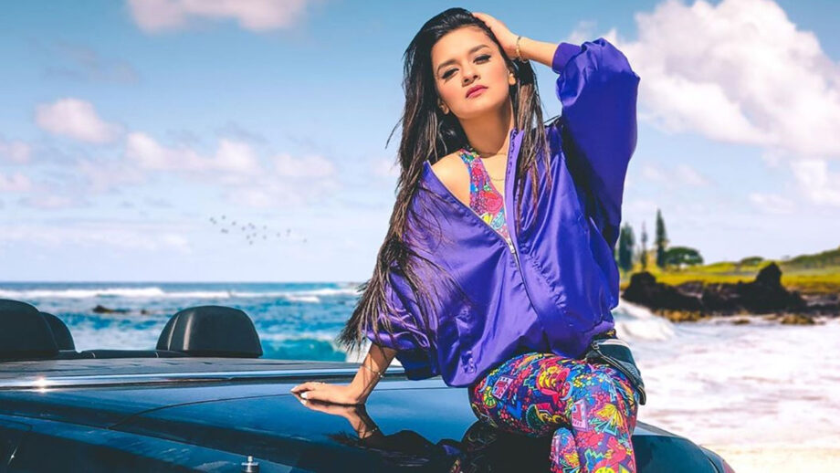 Avneet Kaur’s Top 10 Vacation Looks In Mini Skirts, See Stunning Pictures - 7