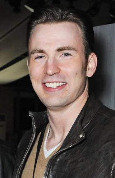 Beard Or No Beard? Chris Evans Stands Out In Both Looks - 2