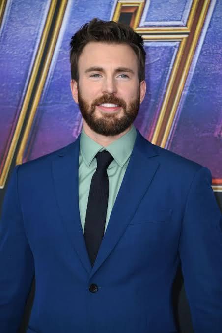 Beard Or No Beard? Chris Evans Stands Out In Both Looks - 0