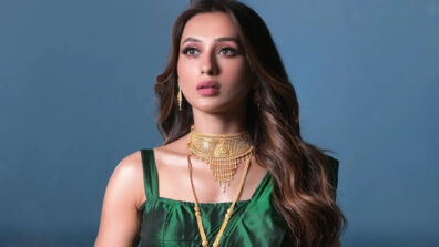 Bengali actress Mimi Chakraborty flaunts gorgeous curves in green saree, are you going bananas?