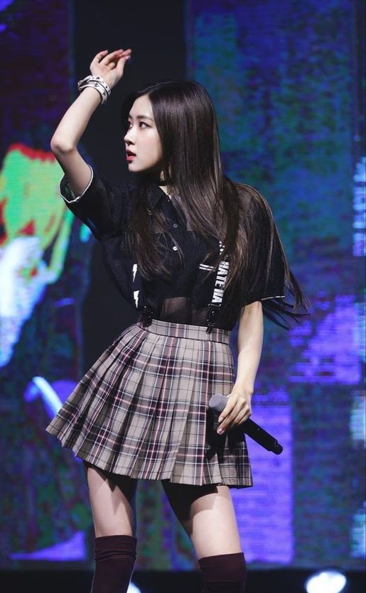 BLACKPINK’s best plaid outfits of all times are here: Choose your ...