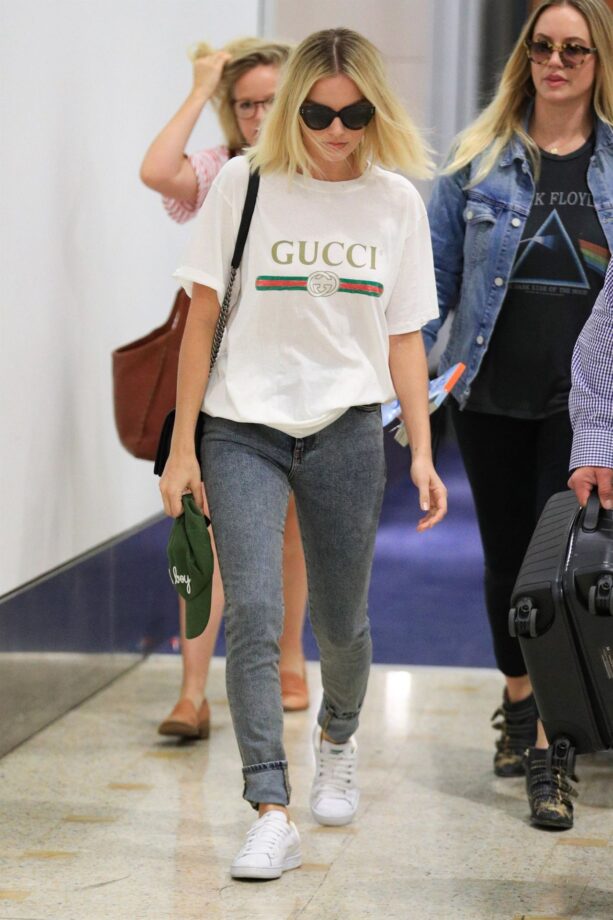 Dress Like Margot Robbie In Casuals, And You’ll Look Stunning - 1