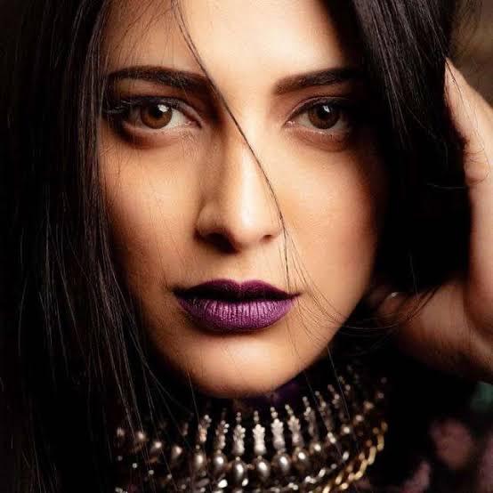 From Bold To Natural, Shruti Haasan Knows How To Wear Makeup That Suits Her Complexion - 0