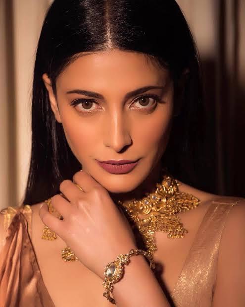 From Bold To Natural, Shruti Haasan Knows How To Wear Makeup That Suits Her Complexion - 1