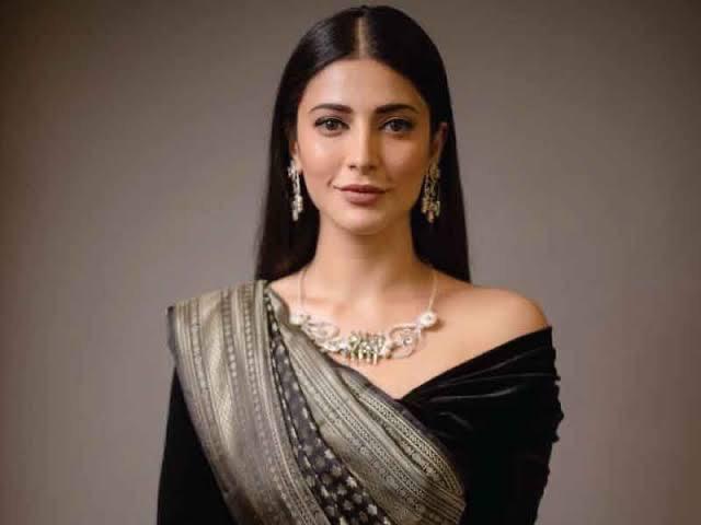 From Bold To Natural, Shruti Haasan Knows How To Wear Makeup That Suits Her Complexion - 3