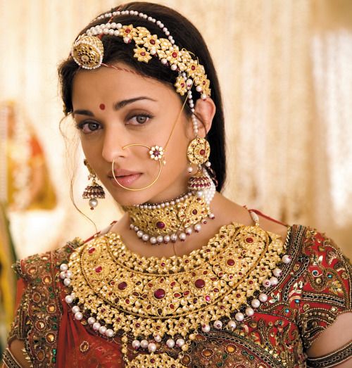 From Deepika Padukone In Padmaavat To Aishwarya Rai In Jodha Akbar: Movies Were Incomplete Without These Jewellery Pieces - 10