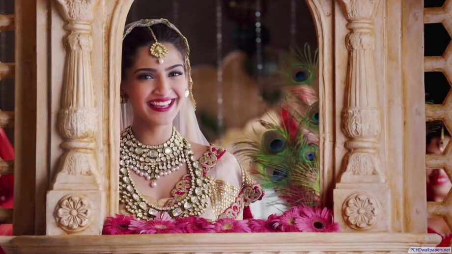 From Deepika Padukone In Padmaavat To Aishwarya Rai In Jodha Akbar: Movies Were Incomplete Without These Jewellery Pieces - 7