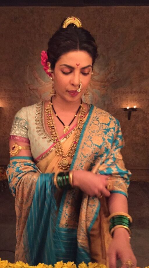 From Deepika Padukone In Padmaavat To Aishwarya Rai In Jodha Akbar: Movies Were Incomplete Without These Jewellery Pieces - 5