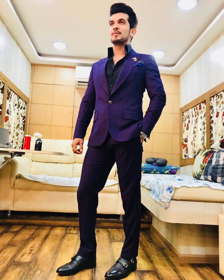 From Sharad Malhotra To Arjun Bijlani: Take Inspiration From These TV Celebs To Ace The Formal Looks - 4