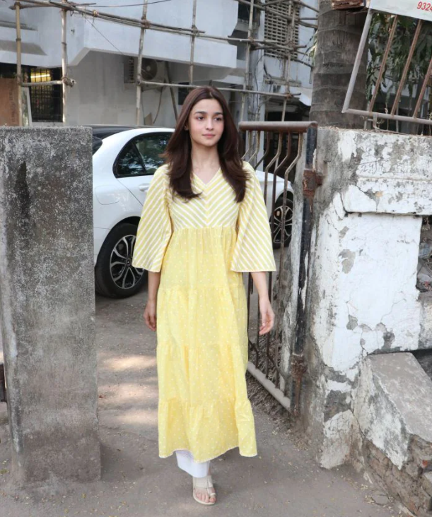 From Shraddha Kapoor To Alia Bhatt: B-Town Celebs Look Chic And Comfortable In Yellow Kurta - 4