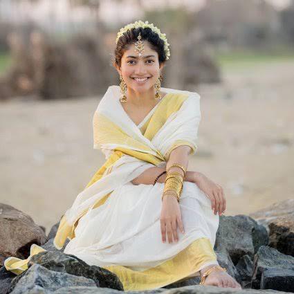 Glam Up: Have A Look At These Jhumka Ensembles By Sai Pallavi - 1