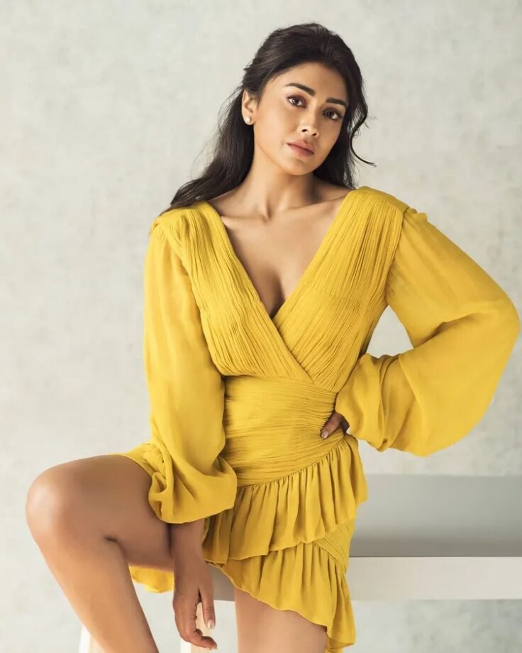 Here Are Some Of Shriya Saran’s Must-Have Outfits Collection! - 3