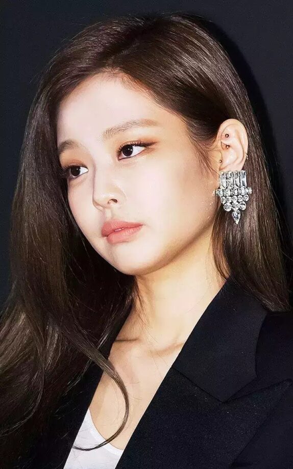 Here’s A Collection Of BLACKPINK Jennie’s Earring Collection: Pick Your Favourite - 2