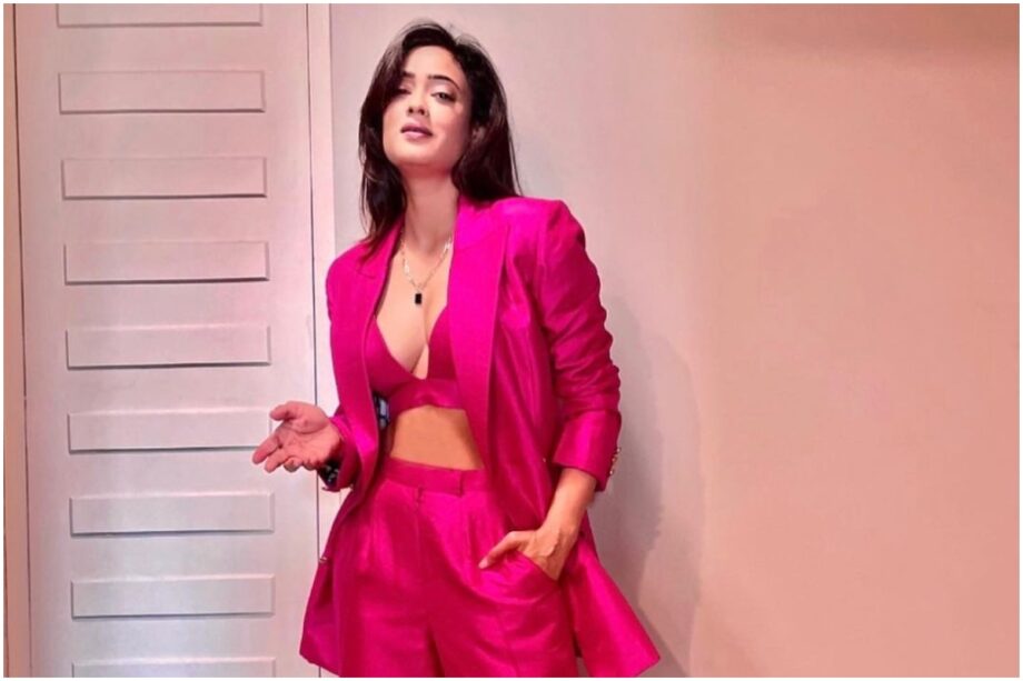 In Love With Pant Suit: Take Fashion Notes From Munmun Dutta & Shweta Tiwari - 1