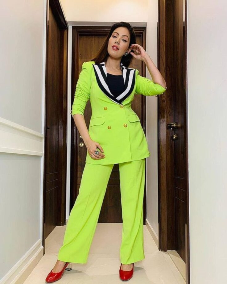 In Love With Pant Suit: Take Fashion Notes From Munmun Dutta & Shweta Tiwari - 2