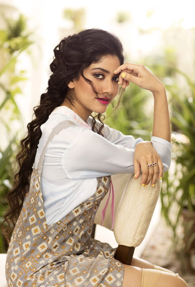 Learn How To Create A Hairstyle Like Sai Pallavi - 2