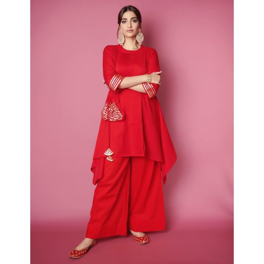 Learn How To Style A Baggy Kurta Like Sonam Kapoor, Pair Your Kurta With Dupatta, Sunglasses, And More Ideas - 1