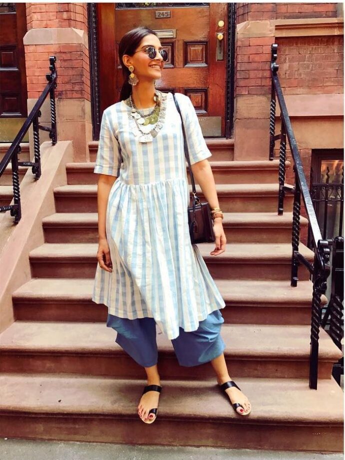 Learn How To Style A Baggy Kurta Like Sonam Kapoor, Pair Your Kurta With Dupatta, Sunglasses, And More Ideas - 4