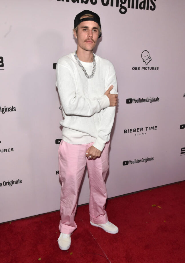 Men Don’t Be Shy, Wear Pink Casual Outfits Like Justin Bieber, And Look Stylish - 2