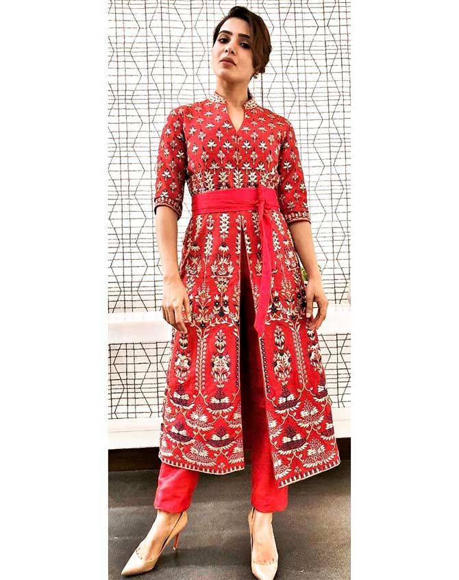 Samantha Ruth Prabhu Looks Stunning In These Beautiful Kurta Ensembles - 3