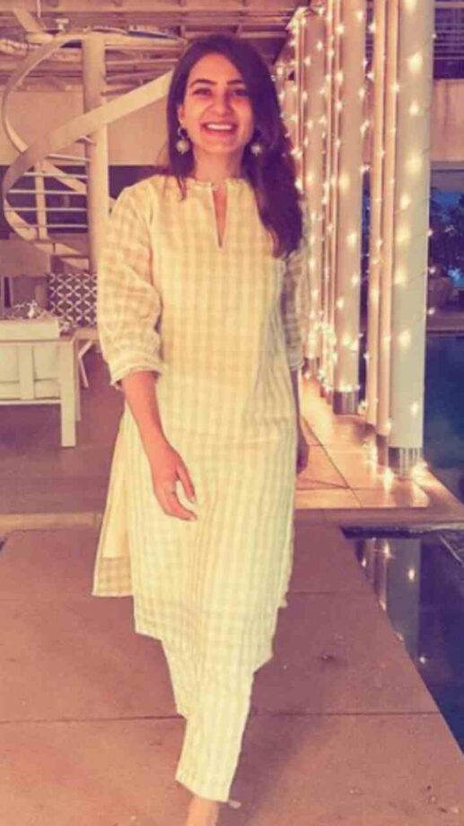 Samantha Ruth Prabhu Looks Stunning In These Beautiful Kurta Ensembles - 5