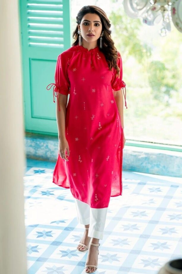 Samantha Ruth Prabhu Looks Stunning In These Beautiful Kurta Ensembles - 0