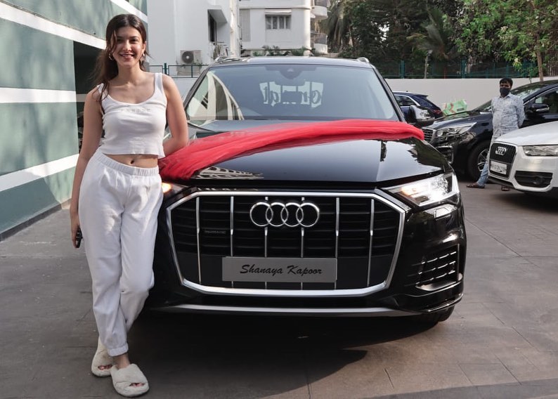 Shanaya Kapoor Sets Internet On Fire With Her Brand New 80L Audi Q7: See Pics - 0