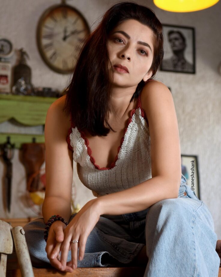 Sonalee Kulkarni JEANius Looks In White Crochet Top And Denim Jeans: See Pics - 8