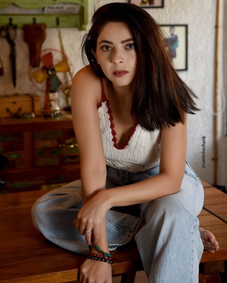 Sonalee Kulkarni JEANius Looks In White Crochet Top And Denim Jeans: See Pics - 6