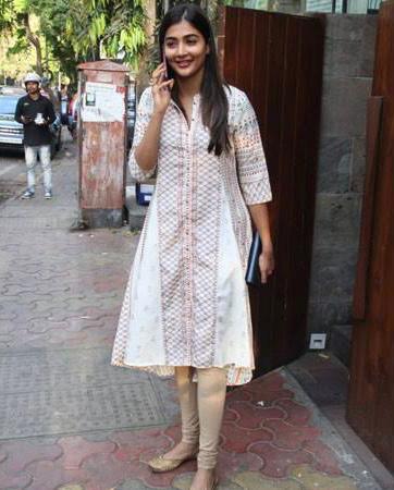 Tamannaah Bhatia And Pooja Hegde Are Rulers Of The Kurta Looks - 4