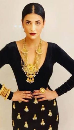 Temperature Rise: Shruti Haasan’s Bold Looks Will Get You Drooling - 4