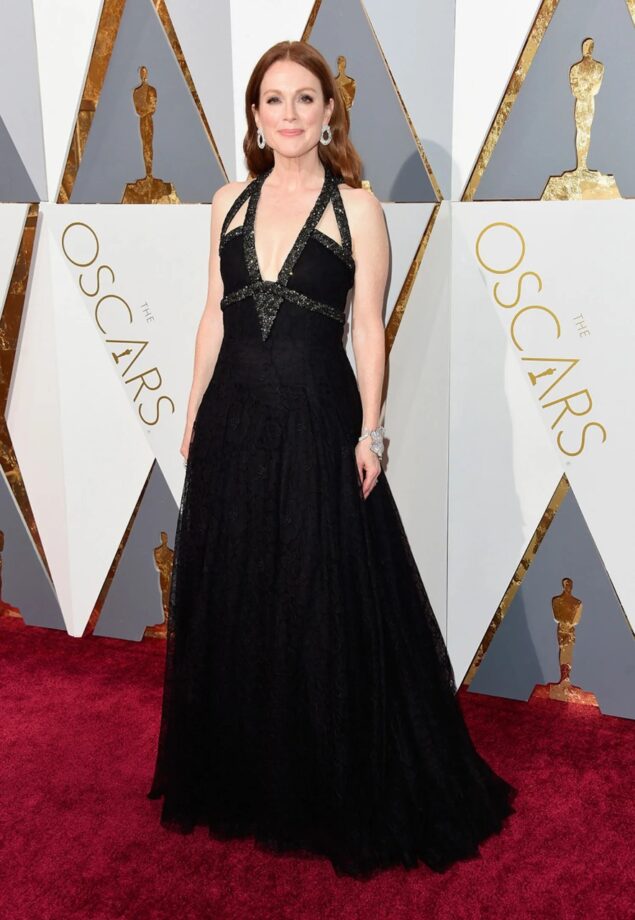 The Most Iconic Red Carpet Looks Of Julianne Moore - 2