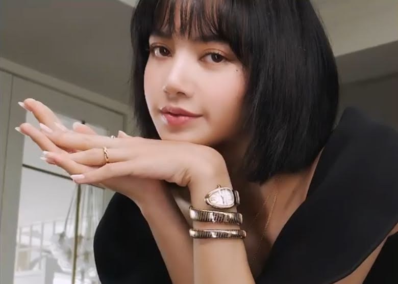 Times BLACKPINK Lisa Went Babe Mode In Bvlgari Jewellery - 4