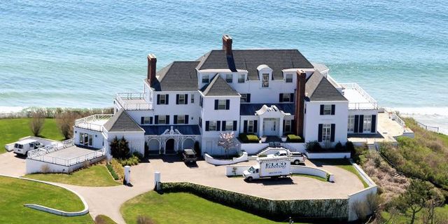 Tom Cruise To Taylor Swift: Celebrities That Own The Most Expensive Houses - 4