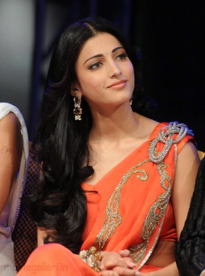 Top Orange Outfits Donned By Shruti Haasan, Take A Look - 2