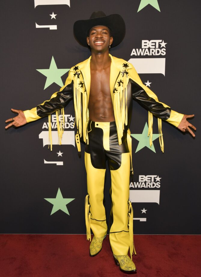 Vibgyor: Lil Nas X In Every Rainbow Color Outfit, Pictures Here - 4