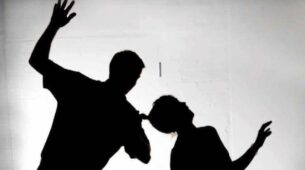 When A Bollywood Star Publicly  Beat Up A heroine To Please His Wife
