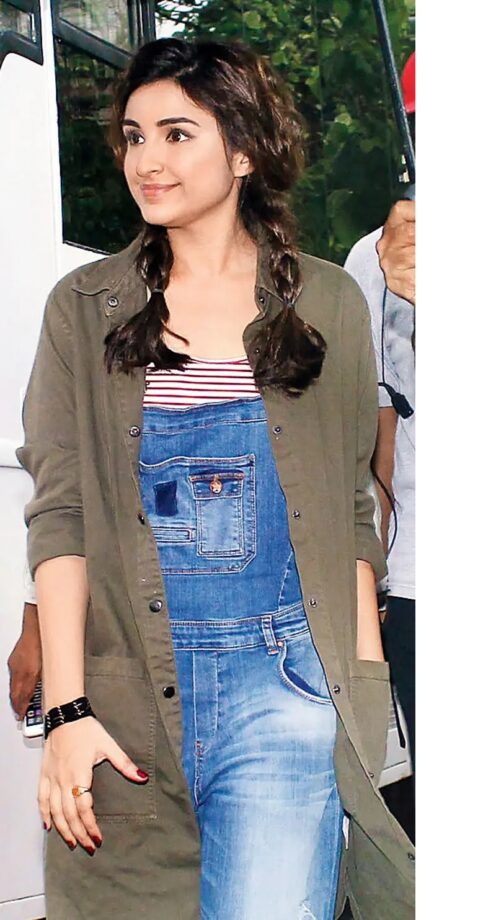 Yami Gautam To Jacqueline Fernandez: B-Town Ladies Look Cutest In These Dungaree Looks - 4